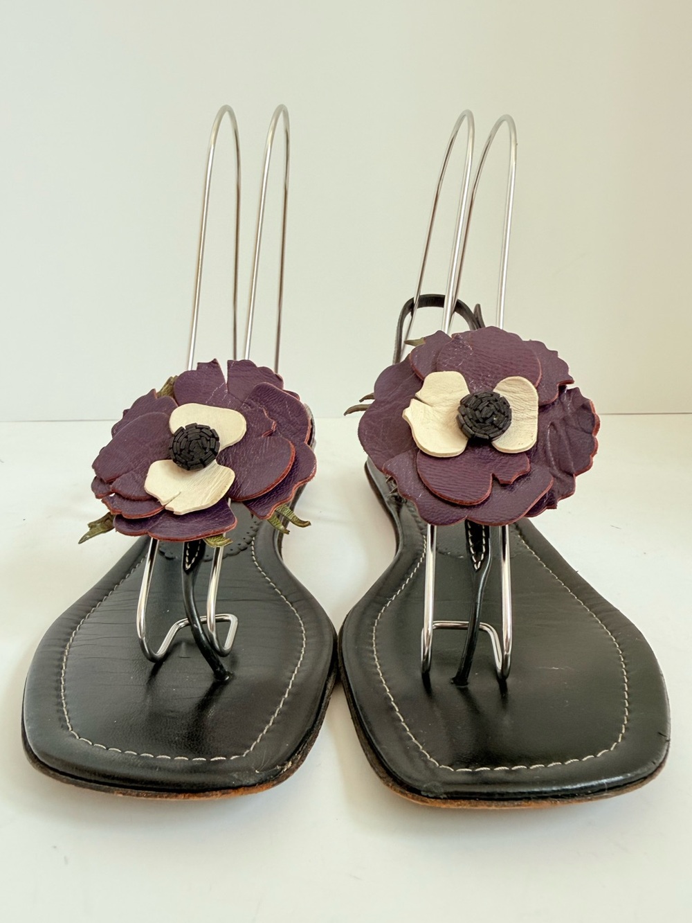 Prada Archive Floral Leather Sandals 38.5 Black Slingback Thong Appliqué Flats - Picture 4 of 12